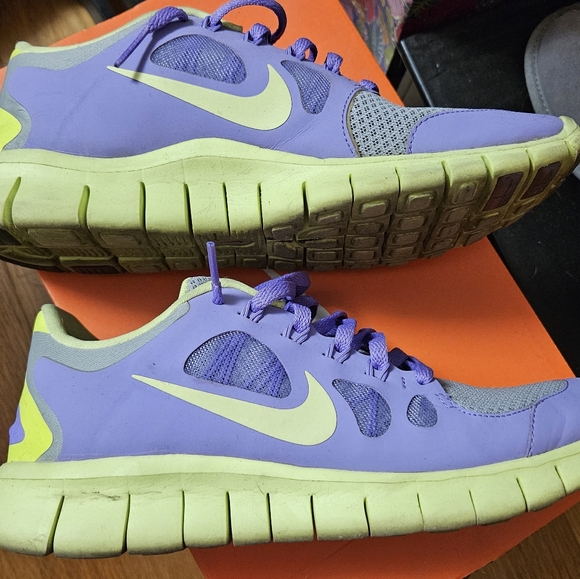 Purple and Green Nike Running Shoes - Picture 4 of 4
